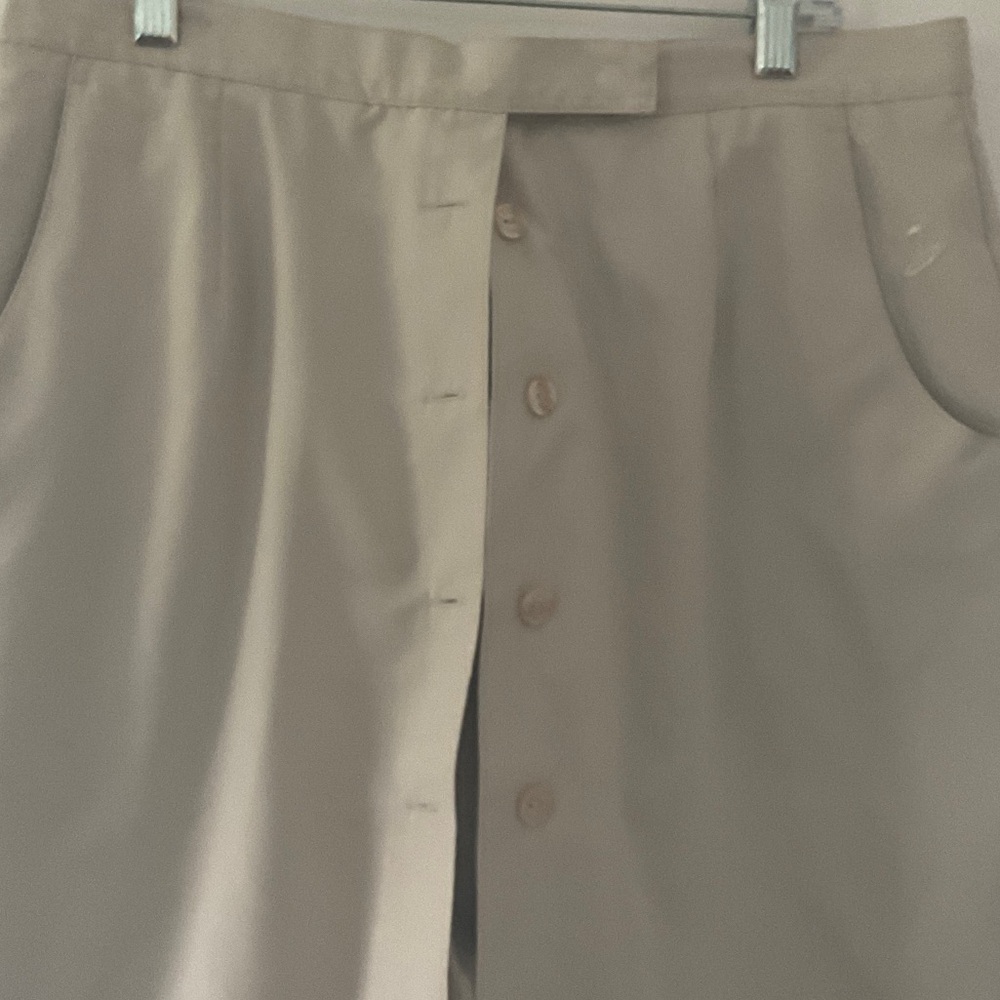 Liz Sport beige skort